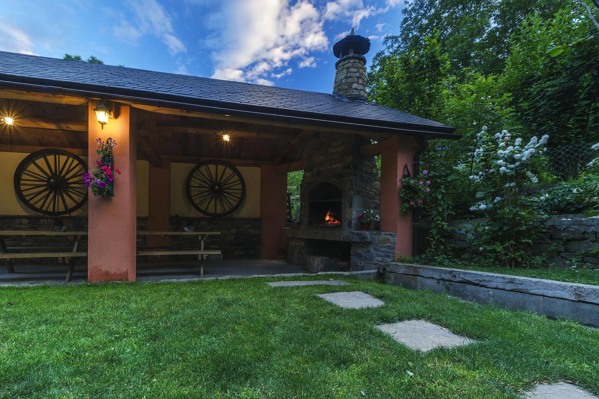 Penzion Casa Martin Ordesa Sarvisé Exteriér fotografie